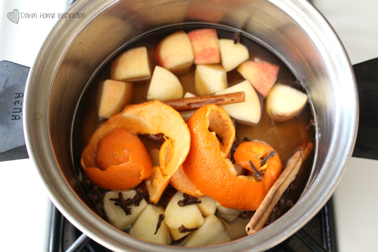 How to Make a Fall Inspired Simmer Pot - Everyday A