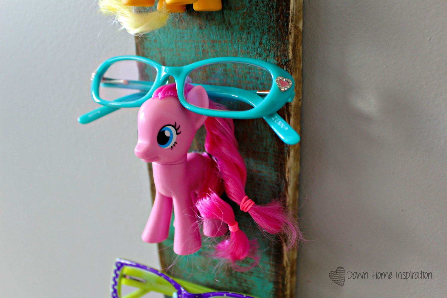 glasses holder